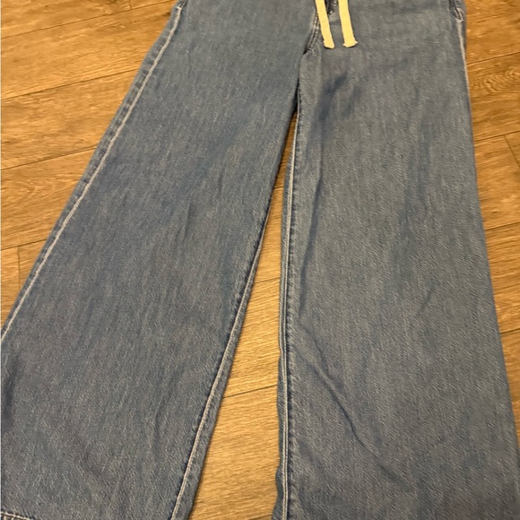 GAP Women's Flare Jeans in Classic Blue - Picture 2 of 6